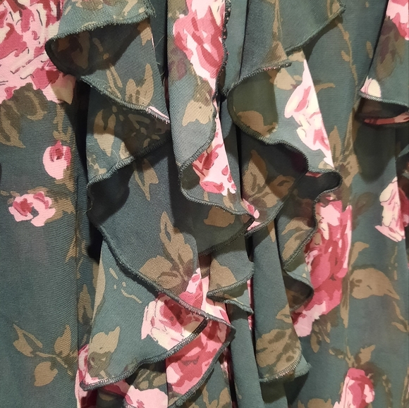 Converse One Star Blouse Womans Large Gray Floral Ruffle Button Down - Picture 6 of 12